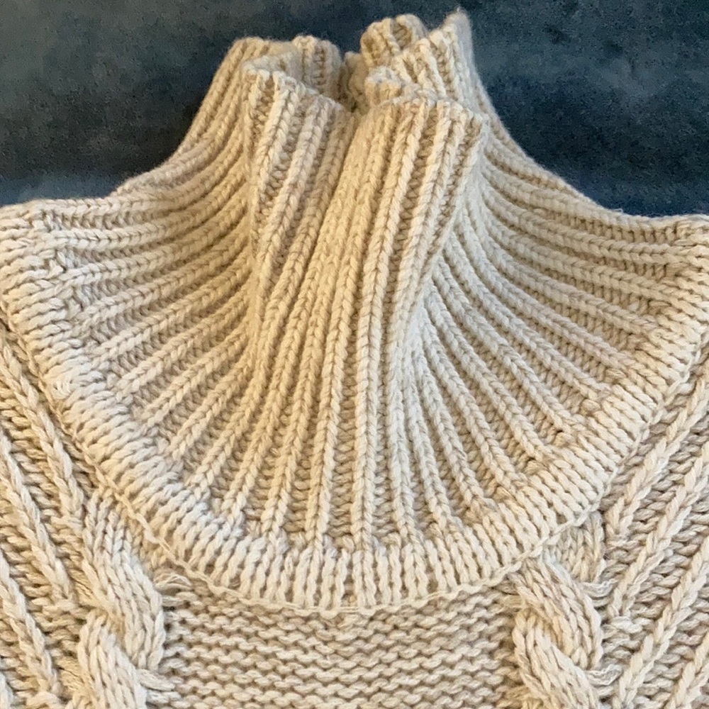 Sweater - Picture 6 of 8